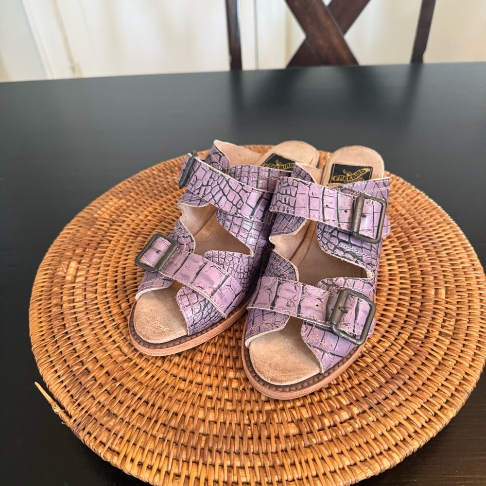 Freebird by Stevens Caprice Womens Croc Embossed‎ Slide Sandals Purple Size 6 - Picture 2 of 11